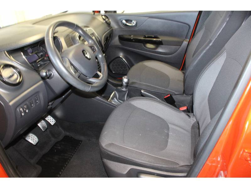 Photo 7 de l'offre de RENAULT Captur dCi 90 Energy eco² Intens à 13990€ chez Francepronet Car Center