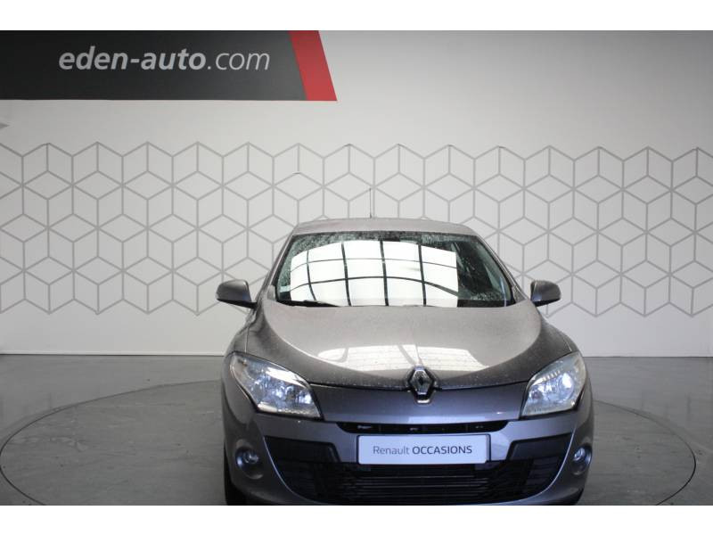 Photo 2 de l'offre de RENAULT Mégane III Berline TCE 130 Dynamique Euro 5 à 7990€ chez Francepronet Car Center