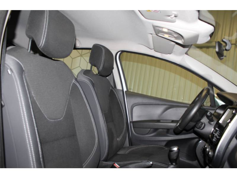 Photo 9 de l'offre de RENAULT Clio IV BUSINESS dCi 75 Energy à 8490€ chez Francepronet Car Center