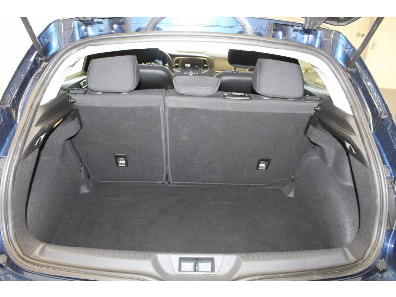 Photo 10 de l'offre de RENAULT Mégane IV BERLINE BUSINESS dCi 110 Energy à 13490€ chez Francepronet Car Center