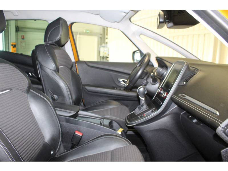 Photo 15 de l'offre de RENAULT Scénic IV dCi 110 Energy EDC Intens à 17990€ chez Francepronet Car Center