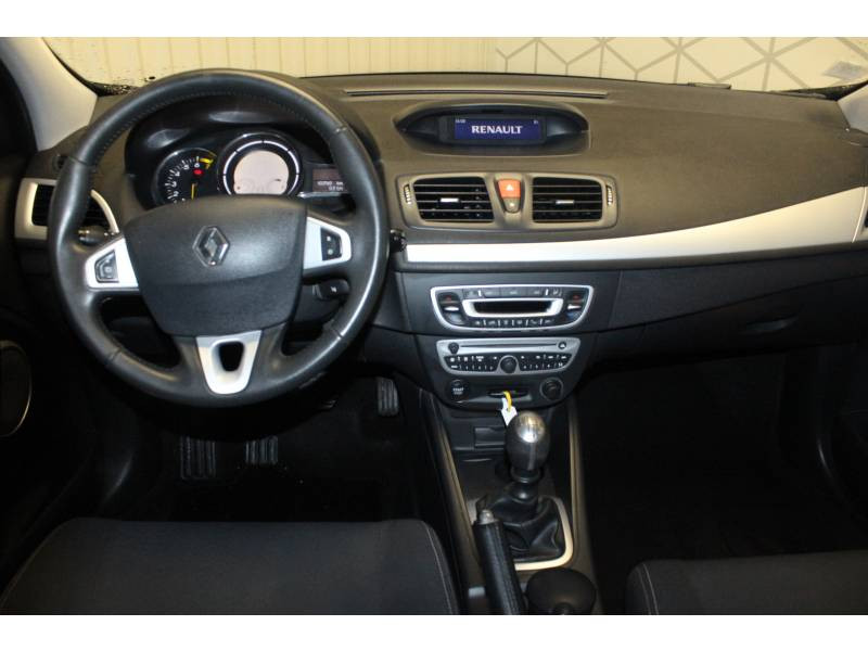 Photo 8 de l'offre de RENAULT Mégane III Berline TCE 130 Dynamique Euro 5 à 7990€ chez Francepronet Car Center