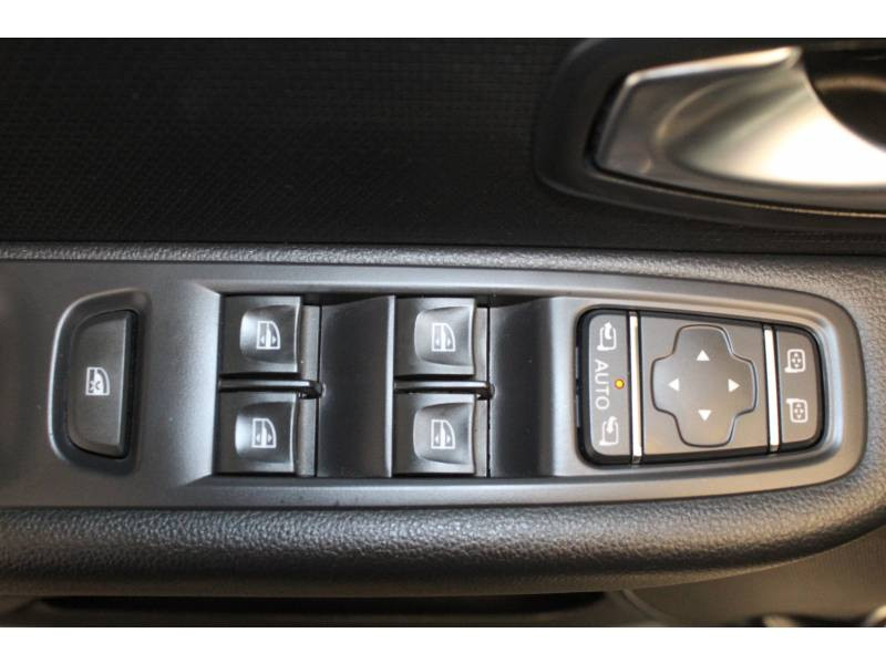 Photo 13 de l'offre de RENAULT Clio IV TCe 90 E6C Intens à 11990€ chez Francepronet Car Center