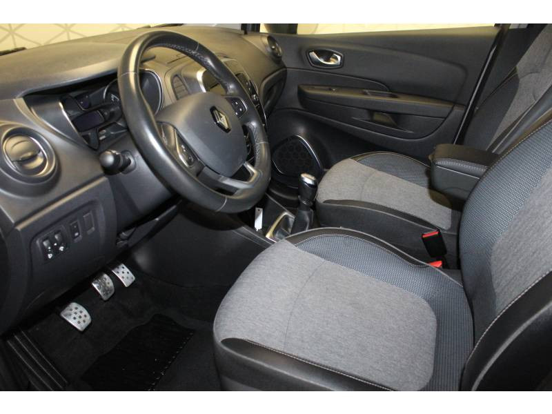 Photo 7 de l'offre de RENAULT Captur dCi 110 Energy Intens à 14990€ chez Francepronet Car Center