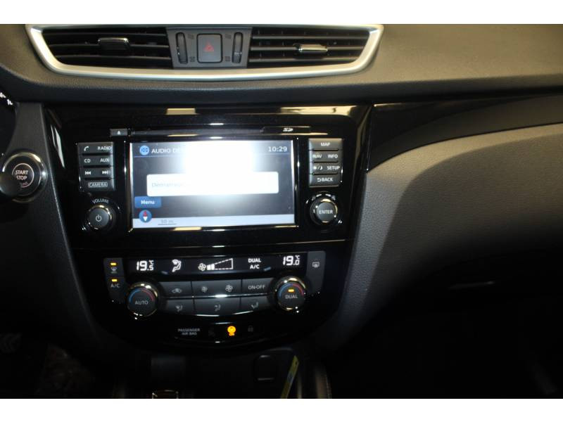 Photo 14 de l'offre de NISSAN Qashqai 1.6 dCi 130 Stop/Start Connect Edition à 16990€ chez Francepronet Car Center