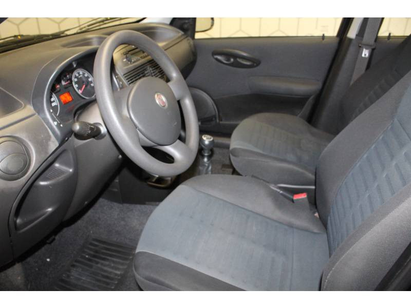 Photo 7 de l'offre de FIAT Punto 1.2 8V Cult II à 4990€ chez Francepronet Car Center