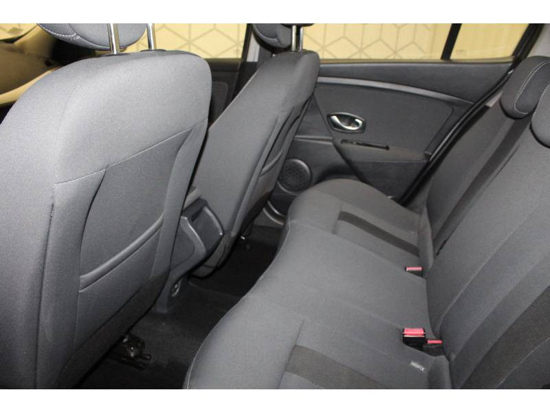 Photo 9 de l'offre de RENAULT Mégane III Berline TCE 130 Dynamique Euro 5 à 7990€ chez Francepronet Car Center