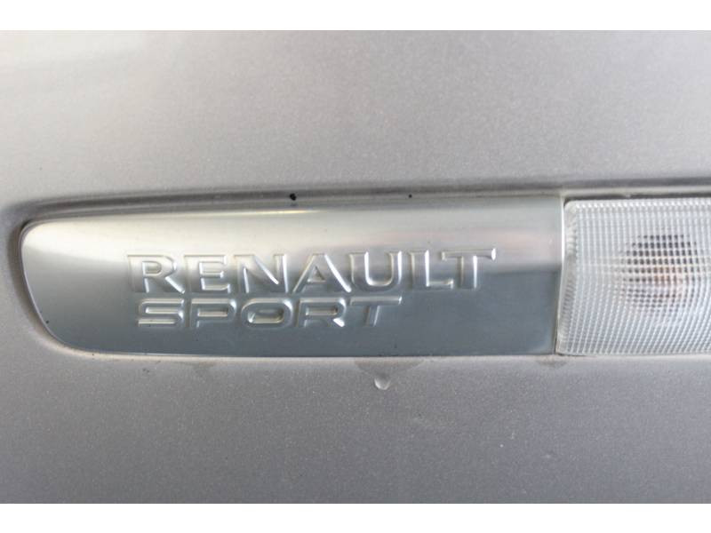 Photo 13 de l'offre de RENAULT Clio III 2.0 16V 200 Renault Sport à 9990€ chez Francepronet Car Center