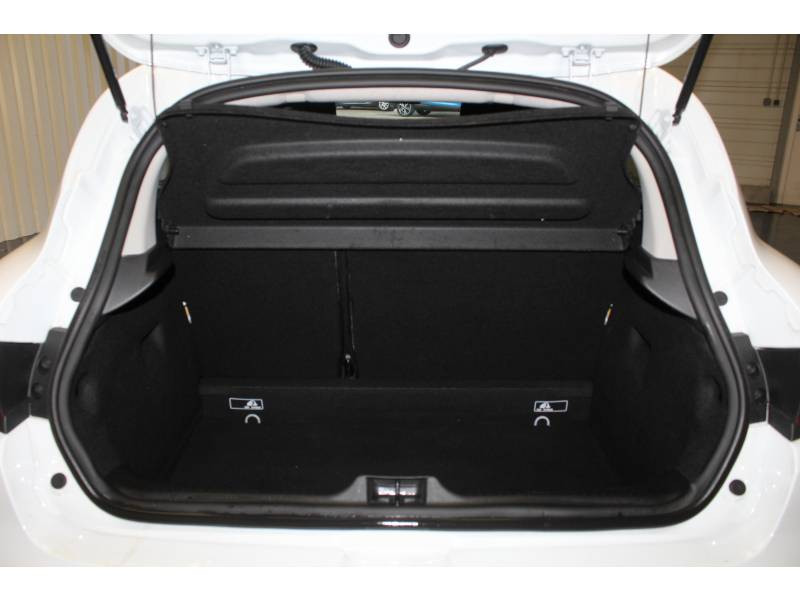 Photo 10 de l'offre de RENAULT Clio IV BUSINESS dCi 75 Energy à 8490€ chez Francepronet Car Center