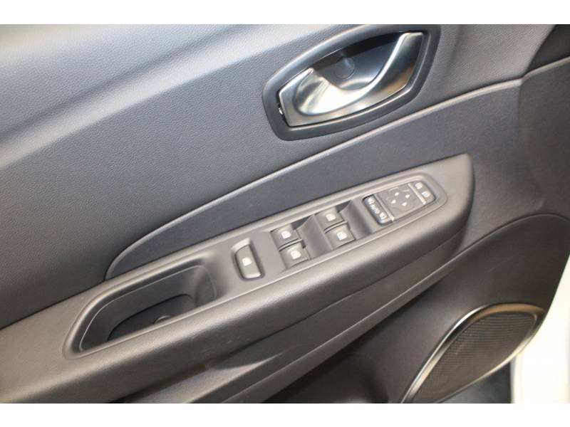 Photo 12 de l'offre de RENAULT Captur TCe 120 Energy EDC Intens à 14990€ chez Francepronet Car Center