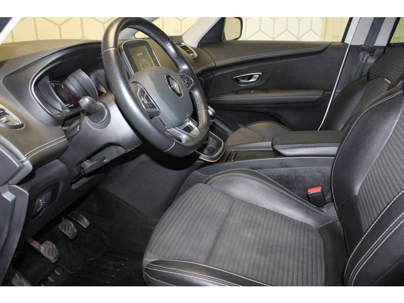 Photo 7 de l'offre de RENAULT Grand Scénic IV dCi 130 Energy Intens à 16490€ chez Francepronet Car Center