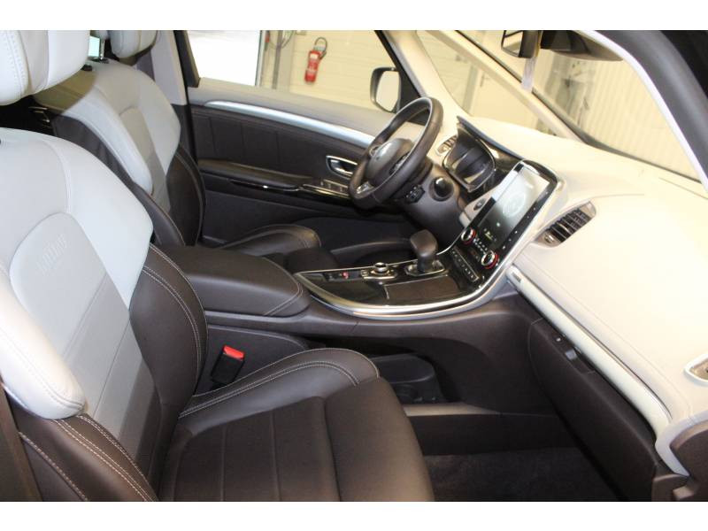 Photo 9 de l'offre de RENAULT Espace V Blue dCi 200 EDC Initiale Paris à 31490€ chez Francepronet Car Center