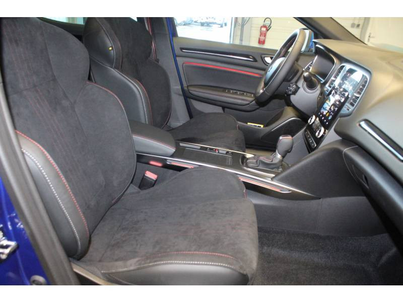 Photo 13 de l'offre de RENAULT Mégane IV BERLINE TCe 140 EDC FAP - 20 R.S. Line à 25990€ chez Francepronet Car Center
