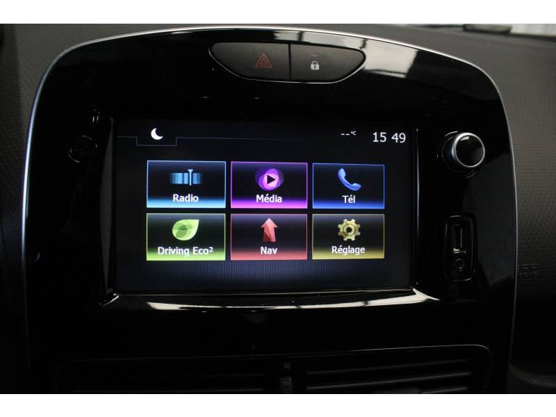 Photo 13 de l'offre de RENAULT Clio IV dCi 110 Energy Intens à 10990€ chez Francepronet Car Center
