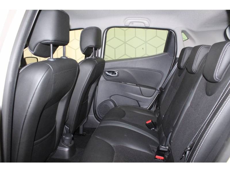 Photo 9 de l'offre de RENAULT Clio IV dCi 110 Energy Intens à 10990€ chez Francepronet Car Center