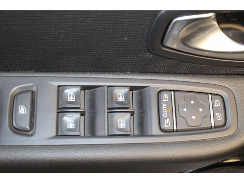 Photo 10 de l'offre de RENAULT Clio IV dCi 110 Energy Intens à 10990€ chez Francepronet Car Center