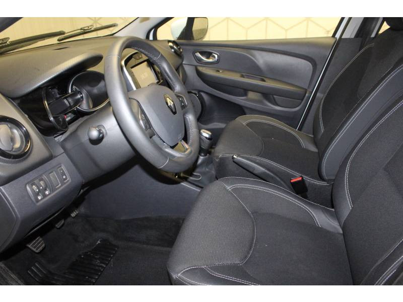 Photo 6 de l'offre de RENAULT Clio IV BUSINESS TCe 90 E6C à 10490€ chez Francepronet Car Center