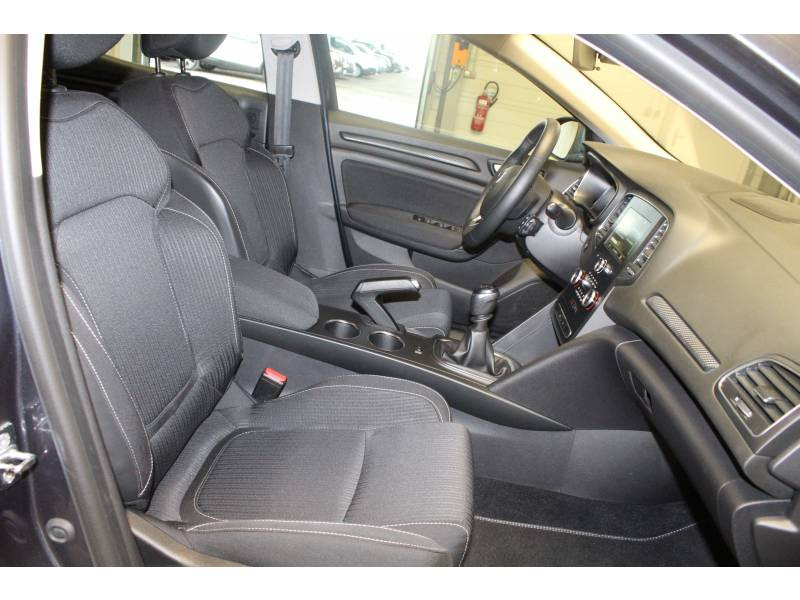 Photo 9 de l'offre de RENAULT Mégane IV BERLINE BUSINESS Blue dCi 115 à 15490€ chez Francepronet Car Center