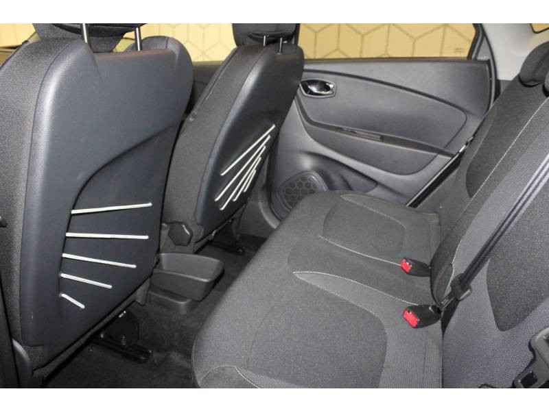 Photo 10 de l'offre de RENAULT Captur dCi 90 Energy eco² Intens à 12490€ chez Francepronet Car Center