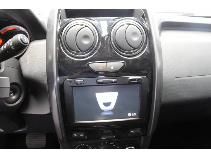 Photo 13 de l'offre de DACIA Duster dCi 110 EDC 4x2 Black Touch 2017 à 15490€ chez Francepronet Car Center