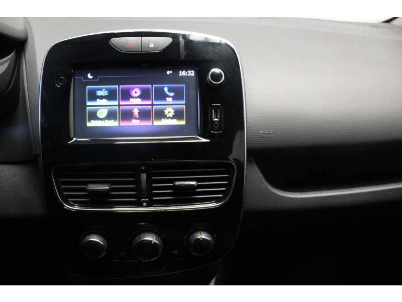 Photo 14 de l'offre de RENAULT Clio IV BUSINESS TCe 90 E6C à 10490€ chez Francepronet Car Center