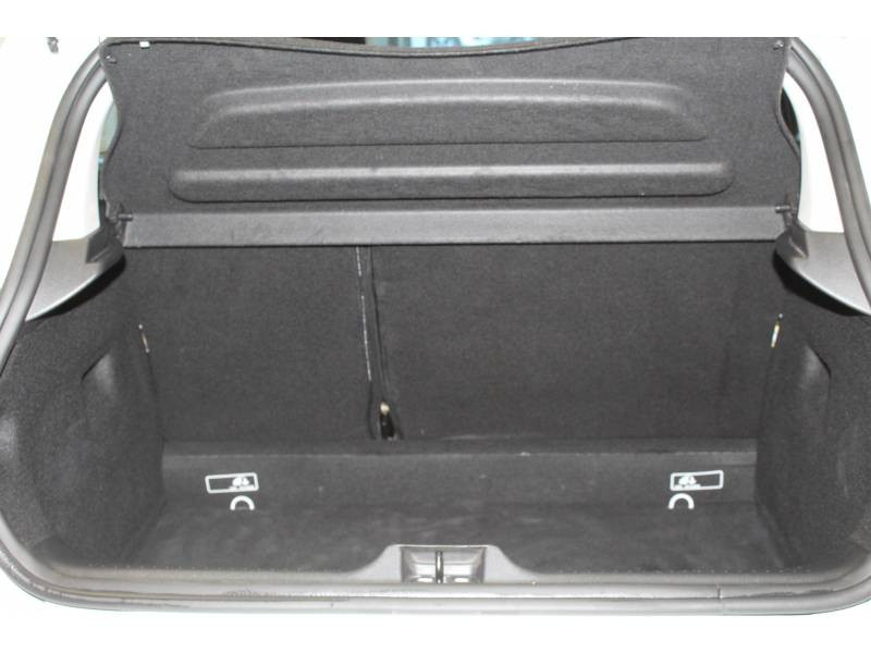 Photo 11 de l'offre de RENAULT Clio IV BUSINESS dCi 90 Energy eco2 82g à 11490€ chez Francepronet Car Center