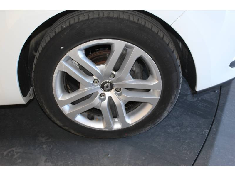 Photo 6 de l'offre de RENAULT Clio IV BUSINESS dCi 90 Energy eco2 82g à 11490€ chez Francepronet Car Center