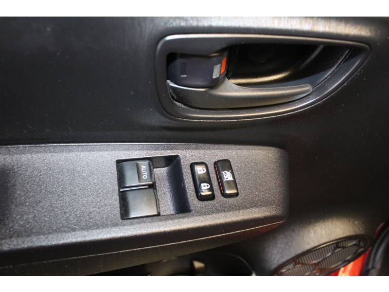Photo 4 de l'offre de TOYOTA Yaris LCA2 90 D-4D Tendance à 8990€ chez Francepronet Car Center
