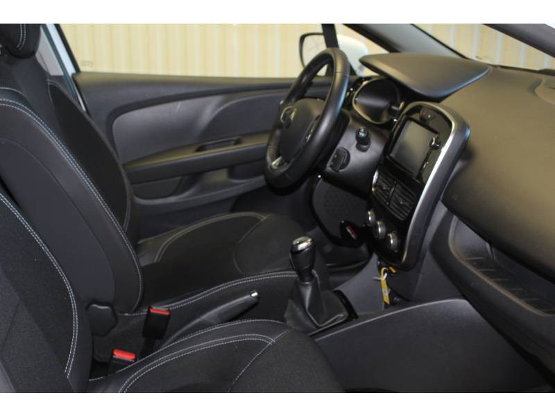 Photo 9 de l'offre de RENAULT Clio IV BUSINESS dCi 90 Energy eco2 82g à 11490€ chez Francepronet Car Center