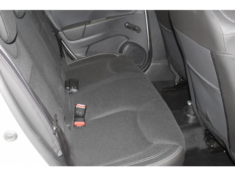 Photo 10 de l'offre de RENAULT Clio IV BUSINESS dCi 90 Energy eco2 82g à 11490€ chez Francepronet Car Center