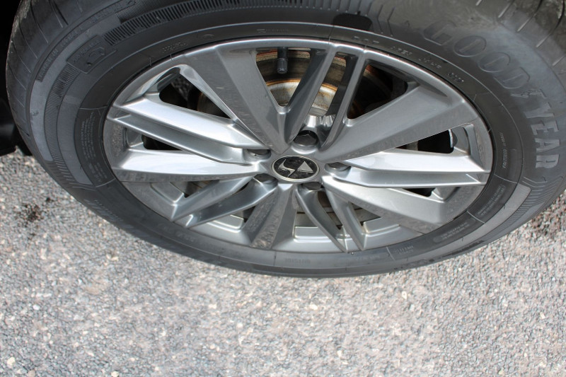 Photo 10 de l'offre de DS DS4 CROSSBACK III BASTILLE+ ESSENCE 130 CV EAT8 BOITE AUTO USB GPS SCREEN FULL LEDS RÃGULATEUR ESP à 23500€ chez Bougel transactions