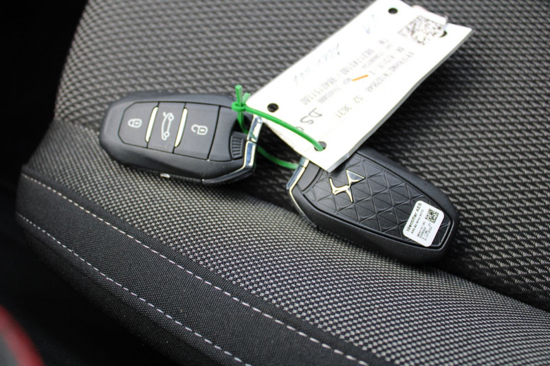 Photo 15 de l'offre de DS DS4 CROSSBACK III BASTILLE+ ESSENCE 130 CV EAT8 BOITE AUTO USB GPS SCREEN FULL LEDS RÃGULATEUR ESP à 23500€ chez Bougel transactions