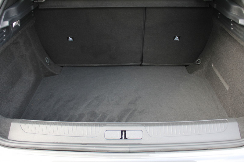 Photo 8 de l'offre de DS DS4 CROSSBACK III BASTILLE+ ESSENCE 130 CV EAT8 BOITE AUTO USB GPS SCREEN FULL LEDS RÃGULATEUR ESP à 23500€ chez Bougel transactions