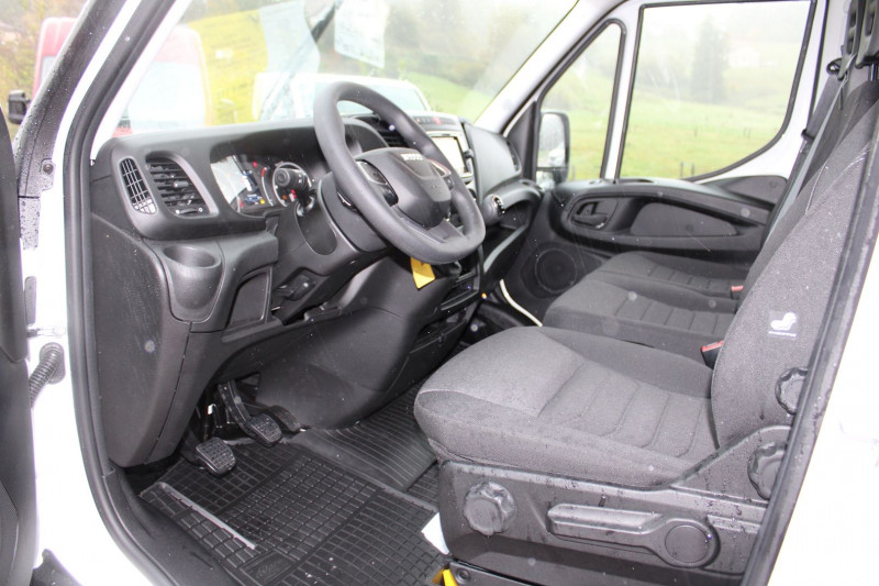 Photo 6 de l'offre de IVECO DAILY 35S 14 V12 OP CHAMPION 140 CV GPS 3D CAMÃRA RÃGULATEUR FULL LED TVA=29900 E HT à 35880€ chez Bougel transactions
