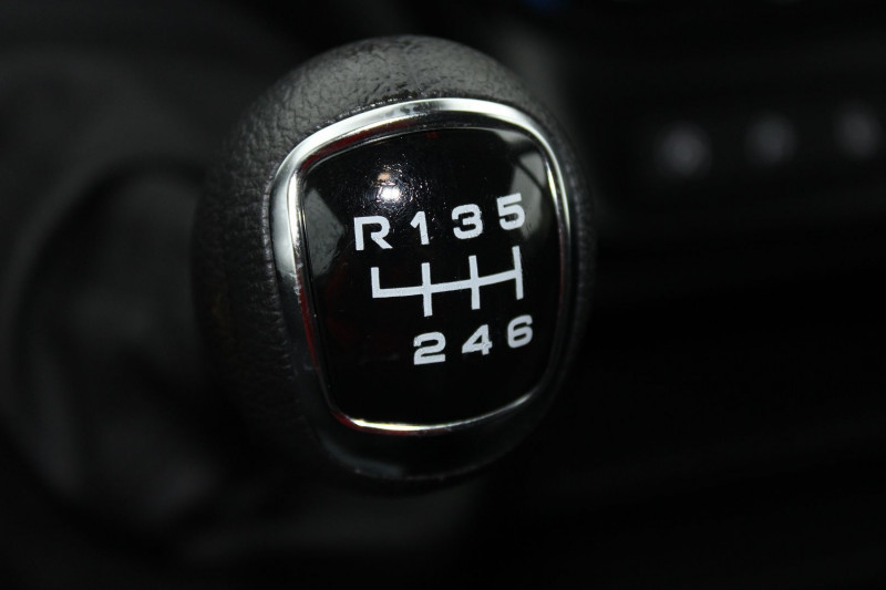 Photo 9 de l'offre de IVECO DAILY 35S 14 V12 OP CHAMPION 140 CV GPS 3D CAMÃRA RÃGULATEUR FULL LED TVA=29900 E HT à 35880€ chez Bougel transactions