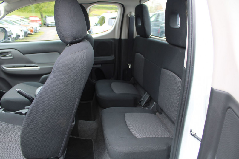 Photo 11 de l'offre de FIAT FULLBACK 2L4 JTD 180 CV SUPER CAB ADVENTURE "4X4" ATTELAGE RIDEAU CAMÃRA TVA=20825 E HT à 24500€ chez Bougel transactions