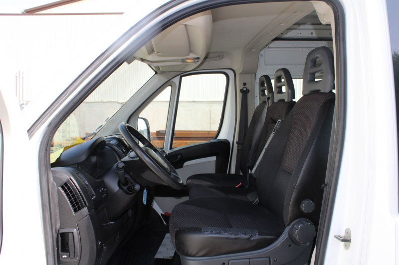 Photo 11 de l'offre de CITROEN JUMPER 35 L2H2 CONFORT 2L BLUEHDI 130 CV BOITE 6V GPS USB REGULATEUR BLUETOOTH 7 PLACES à 18900€ chez Bougel transactions