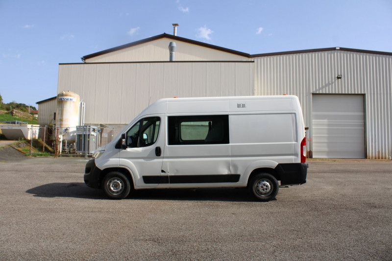 Photo 5 de l'offre de CITROEN JUMPER 35 L2H2 CONFORT 2L BLUEHDI 130 CV BOITE 6V GPS USB REGULATEUR BLUETOOTH 7 PLACES à 18900€ chez Bougel transactions