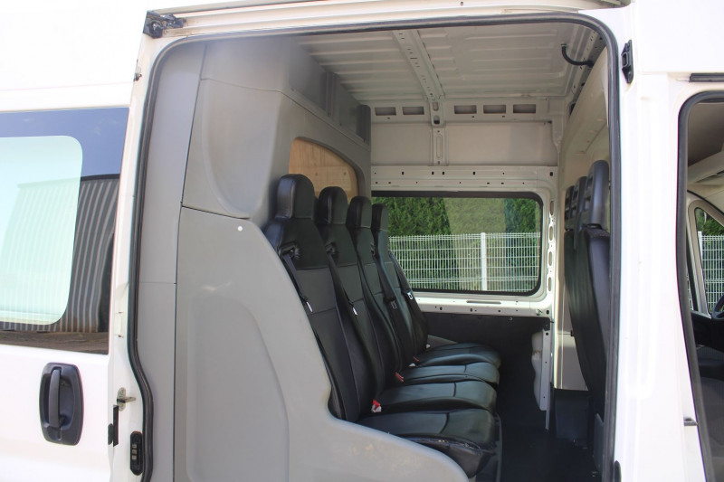 Photo 9 de l'offre de CITROEN JUMPER 35 L2H2 CONFORT 2L BLUEHDI 130 CV BOITE 6V GPS USB REGULATEUR BLUETOOTH 7 PLACES à 18900€ chez Bougel transactions