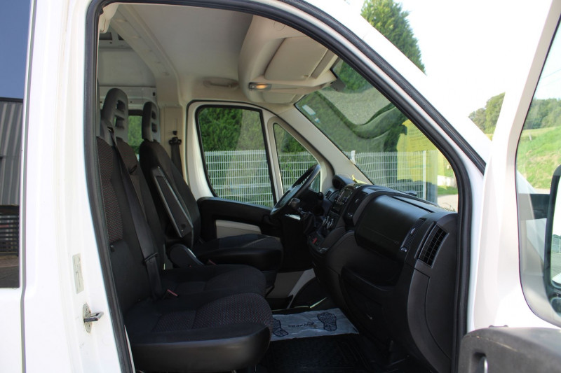Photo 6 de l'offre de CITROEN JUMPER 35 L2H2 CONFORT 2L BLUEHDI 130 CV BOITE 6V GPS USB REGULATEUR BLUETOOTH 7 PLACES à 18900€ chez Bougel transactions