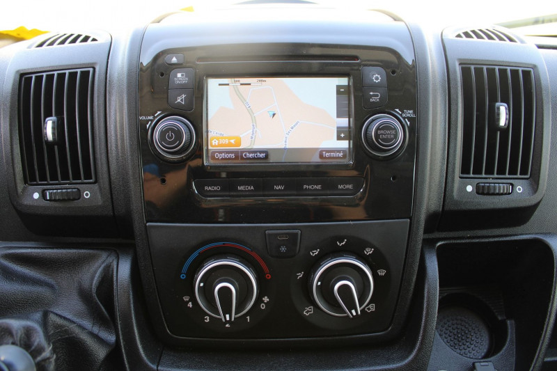 Photo 14 de l'offre de CITROEN JUMPER 35 L2H2 CONFORT 2L BLUEHDI 130 CV BOITE 6V GPS USB REGULATEUR BLUETOOTH 7 PLACES à 18900€ chez Bougel transactions