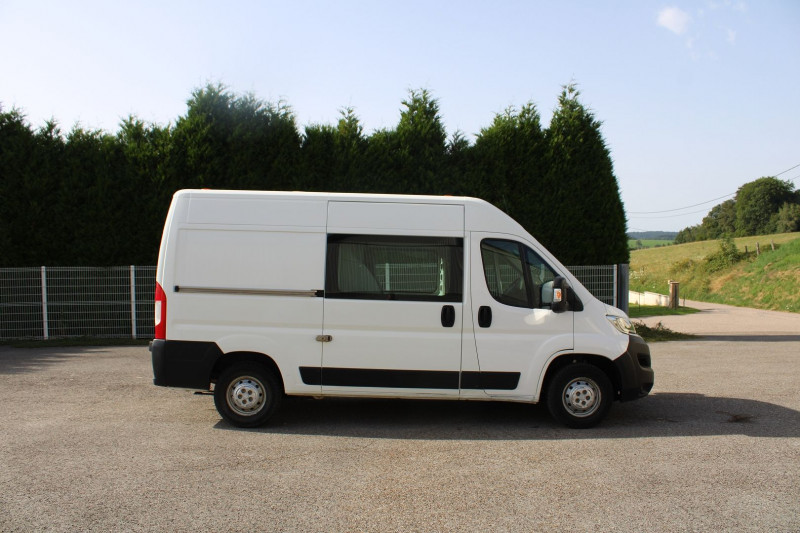 Photo 7 de l'offre de CITROEN JUMPER 35 L2H2 CONFORT 2L BLUEHDI 130 CV BOITE 6V GPS USB REGULATEUR BLUETOOTH 7 PLACES à 18900€ chez Bougel transactions