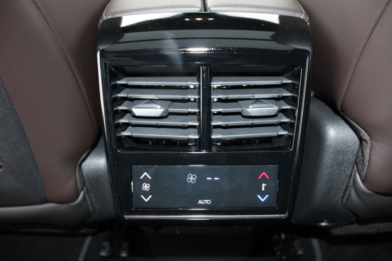 Photo 12 de l'offre de DS DS 7 CROSSBACK II DIESEL ANTOINE DE SAINT EXUPERY VOL DE NUIT BOITE AUTO EAT8 FULL ÃQUIPÃE  130 CV à 39990€ chez Bougel transactions