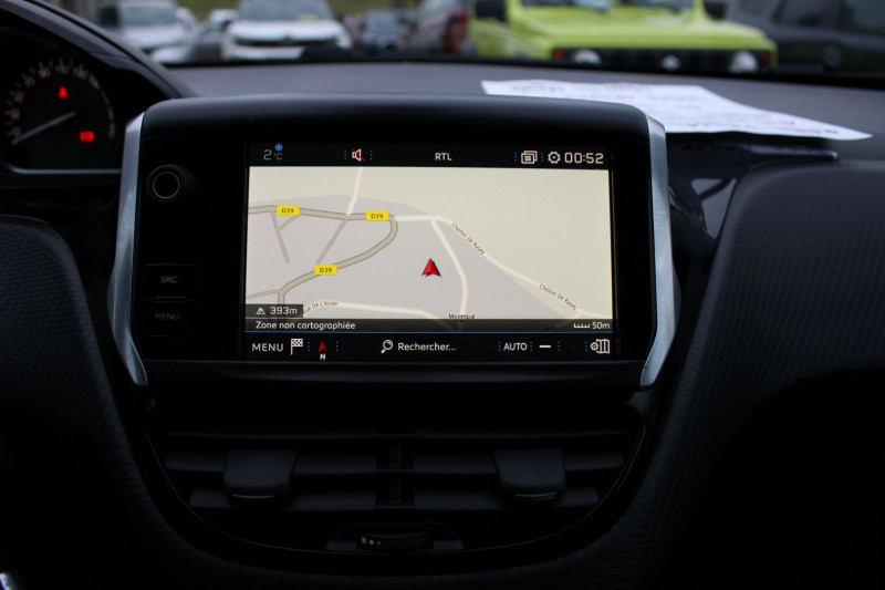 Photo 12 de l'offre de PEUGEOT 2008 II 1L5 BLUEHDI 100 CV ALLURE GPS USB MI CUIR REGULATEUR BLUETOOTH JA 17  CLIM AUTO à 13200€ chez Bougel transactions