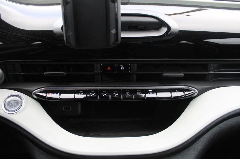Photo 12 de l'offre de FIAT 500 III ACTION 24 KWH ELECT BVA CLIMAT U.CONNECT GPS ÃCRAN 3D RÃGULATEUR BLUETOOTH LEDS à 10900€ chez Bougel transactions