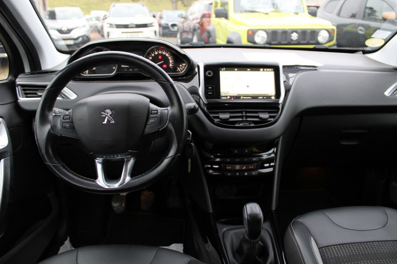 Photo 10 de l'offre de PEUGEOT 2008 II 1L5 BLUEHDI 100 CV ALLURE GPS USB MI CUIR REGULATEUR BLUETOOTH JA 17  CLIM AUTO à 13200€ chez Bougel transactions