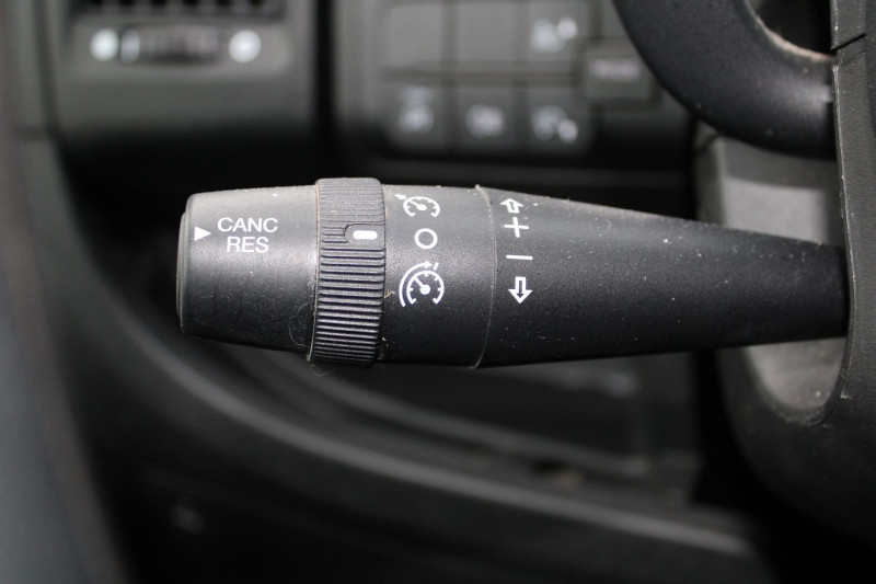 Photo 11 de l'offre de CITROEN JUMPER PLATEAU GPS 3D PLATEAU=3M30 "7 PLACES" 2L HDI 160 CV ATTELAGE BLUETOOTH TVA=18250 E HT à 21900€ chez Bougel transactions