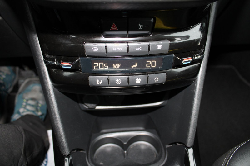 Photo 14 de l'offre de PEUGEOT 2008 II 1L5 BLUEHDI 100 CV ALLURE GPS USB MI CUIR REGULATEUR BLUETOOTH JA 17  CLIM AUTO à 13200€ chez Bougel transactions