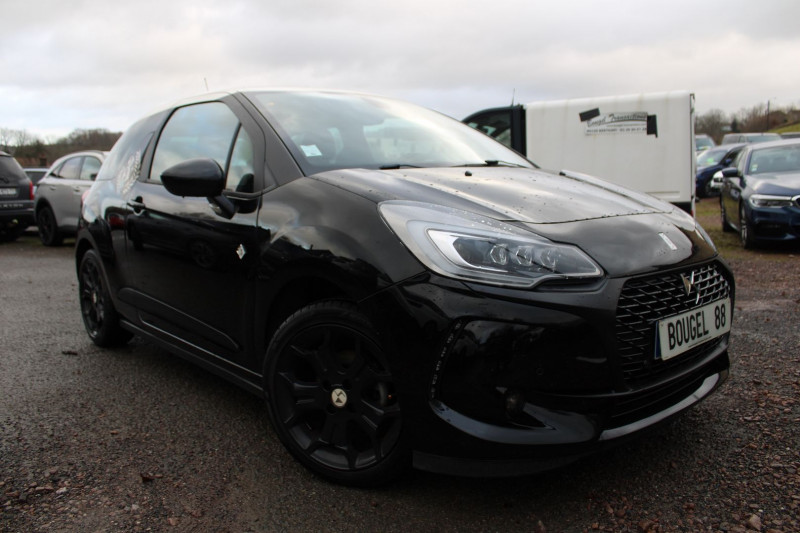 Ds DS3 CAFE RACER 110 CV ESSENCE GPS 3D CAMÃRA FULL LED USB JA 17 BLUETOOTH RÃGULATEUR Essence NOIR/TOIT BLANC Occasion à vendre