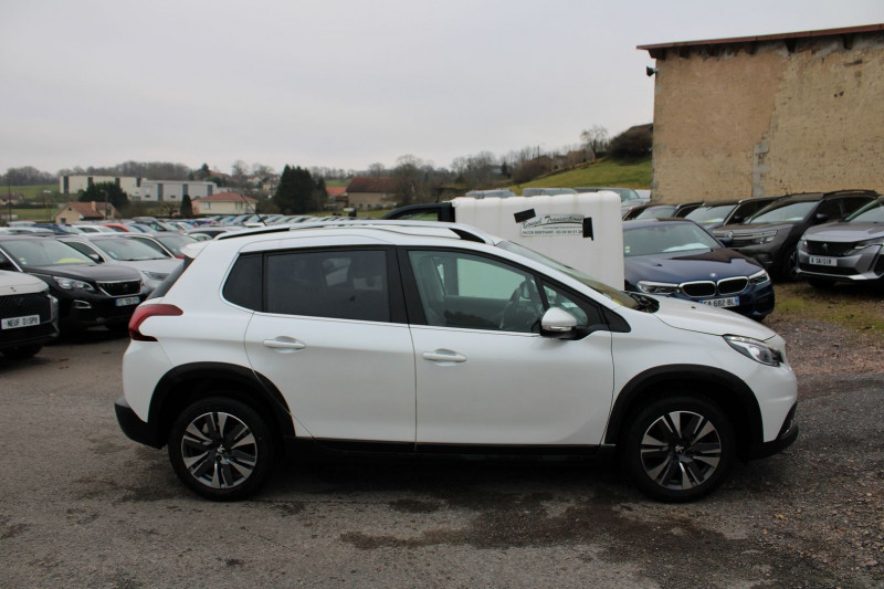 Photo 5 de l'offre de PEUGEOT 2008 II 1L5 BLUEHDI 100 CV ALLURE GPS USB MI CUIR REGULATEUR BLUETOOTH JA 17  CLIM AUTO à 13200€ chez Bougel transactions